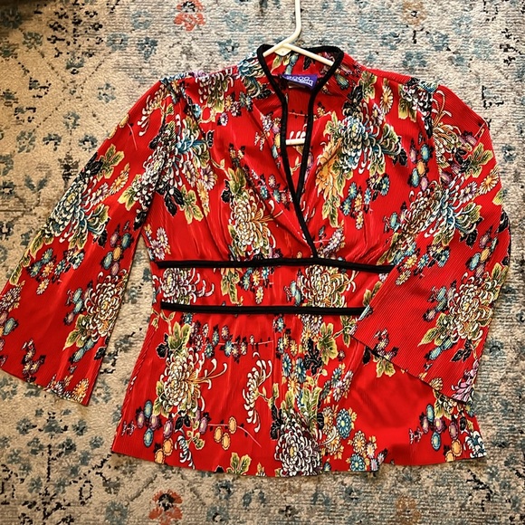 Vintage Floral Crinkle V-Neck Asian Print Top - Picture 3 of 14